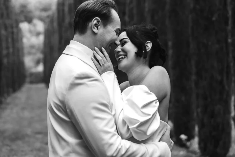 Hochzeit in der Pfalz im Weingut Mussler in Bissersheim - Paarshooting im Zypressenhain